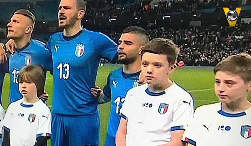 Il mistero di Insigne e dei bambini che lo accompagnano in campo article-post