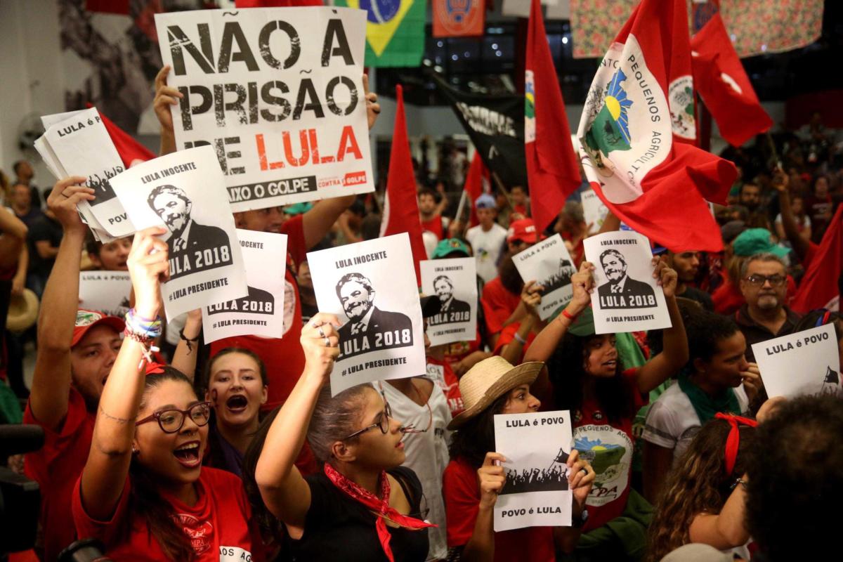 Il peso dei militari dietro l’imprigionamento dell’ex presidente Lula article-post