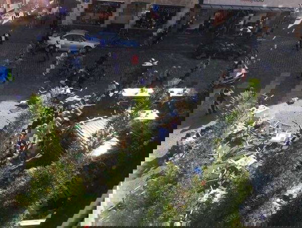 Munster, furgone sulla folla: morti e feriti. Suicida l’autista: è un tedesco con problemi psichici