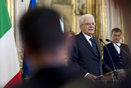 Politico spiega le consultazioni italiane con il «mal di testa di Mattarella» article-post