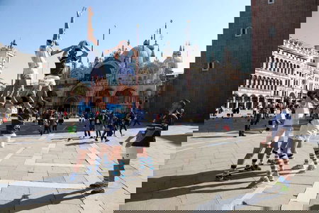 Ma se Cristiano Ronaldo avesse palleggiato in piazza San Marco, sarebbe stato multato? article-post