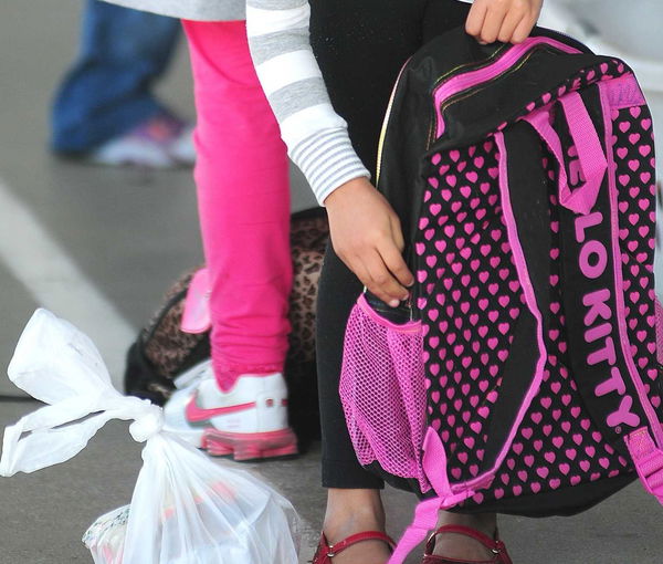 A 8 anni provano a scappare da scuola per andare in birreria