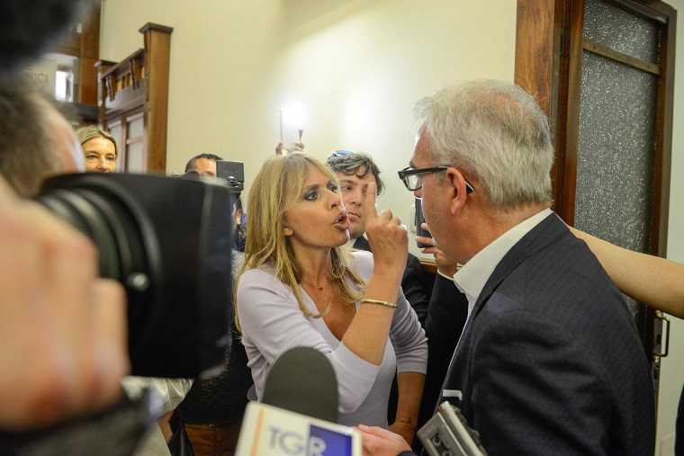 Alessandra Mussolini attacca il sindaco di Macerata per la pignatta col fantoccio del Duce article-post