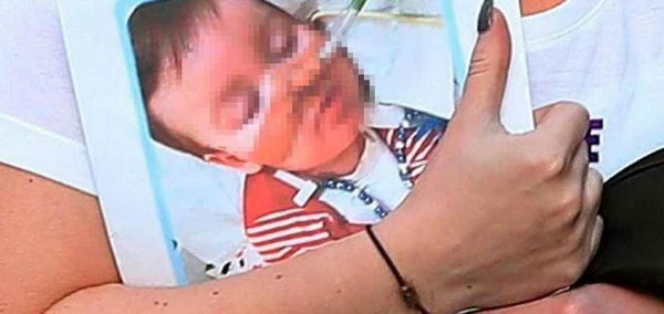 Alfie Evans sopravvive alla prima notte senza respiratore artificiale