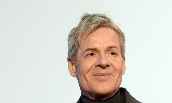 Antonio Ricci sfotte Claudio Baglioni per il botox e i fascisti dopo la querela