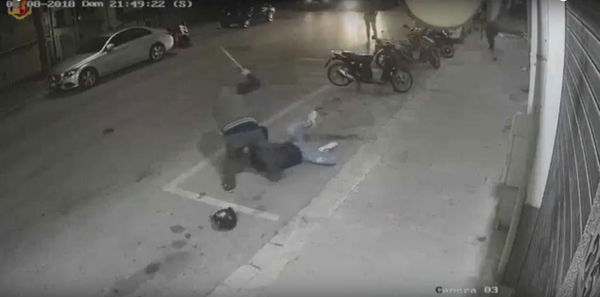 Il figlio è vittima di bullismo. I genitori tentano di farsi giustizia da soli | VIDEO