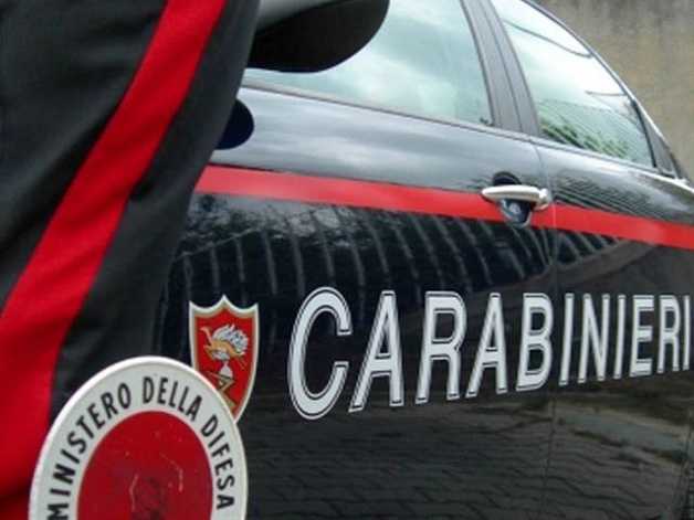 Aggredì con calci e pugni un ragazzo che difendeva un disabile, individuato il branco article-post
