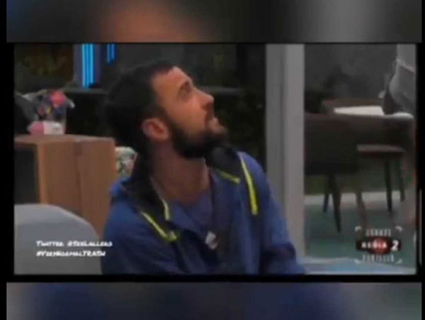 Gf 15: l’assurda lite nella notte tra Danilo Aquino e Lucia Bramieri | VIDEO