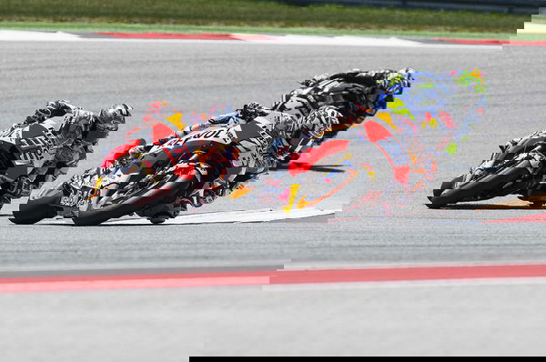 Marquez a Valentino Rossi: «Abbiamo imparato da te a essere scorretti»