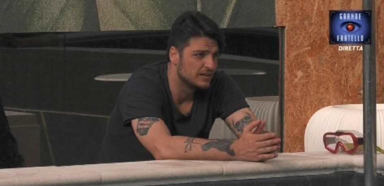 Il pm chiede il rinvio a giudizio per Favoloso dopo la scritta contro Selvaggia Lucarelli