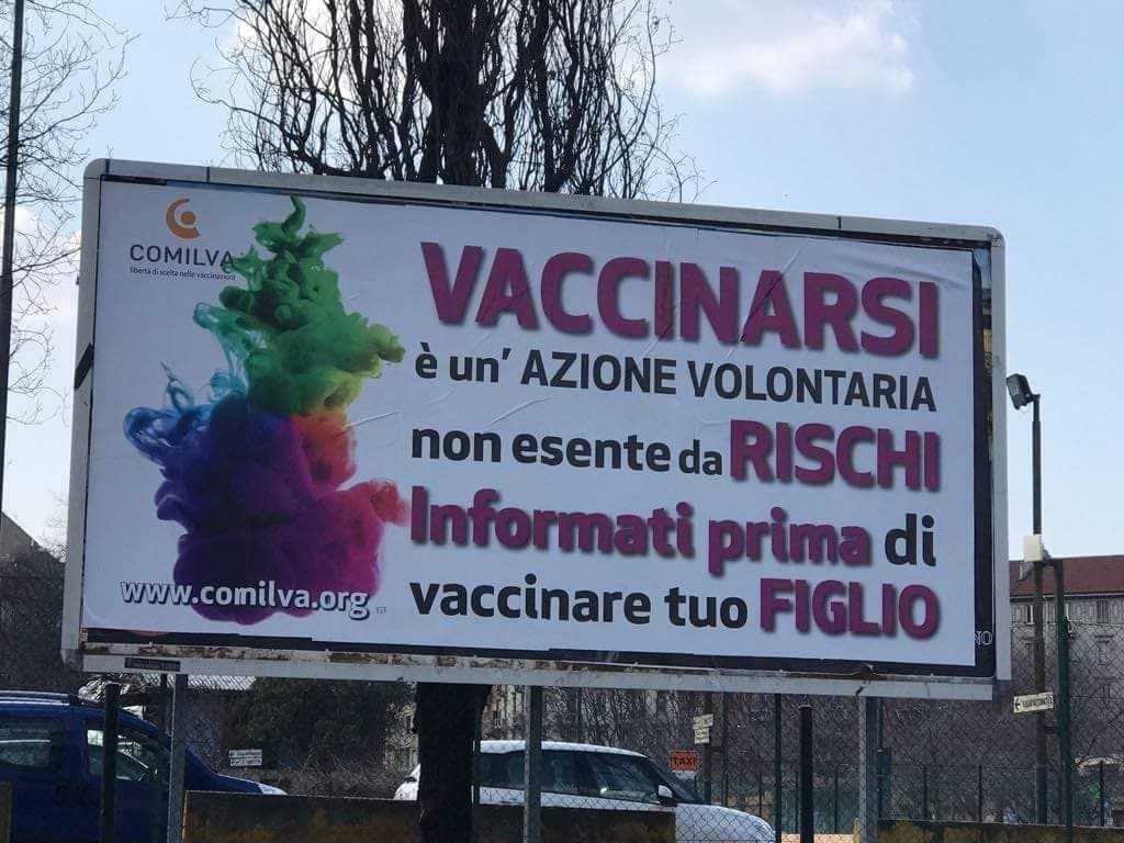 L’ordine dei medici di Torino ha denunciato l’affissione del manifesto no vax article-post