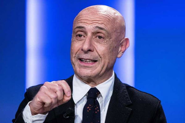 Minniti avverte: il rischio attentati è alto e i foreign fighters possono arrivare sui barconi