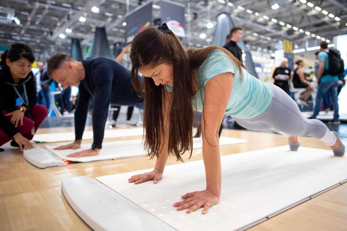 Allenarsi in casa come in palestra: gli oggetti casalinghi per il fitness article-post