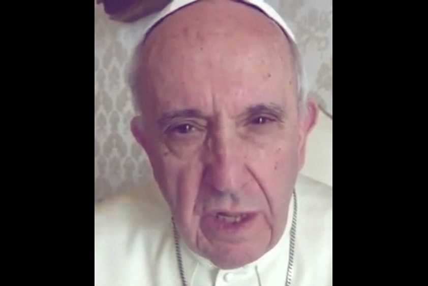 Il videomessaggio di auguri del Papa diventa virale su Whatsapp, ma è un vecchio filmato article-post