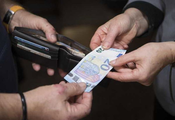 Gli spagnoli ora sono più ricchi degli italiani, sorpasso nel Pil pro capite