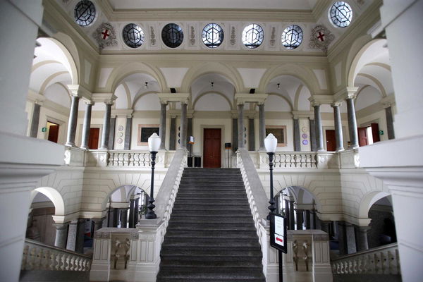 «I baroni non vogliono l’inglese» e al Politecnico si annullano le lezioni in lingua