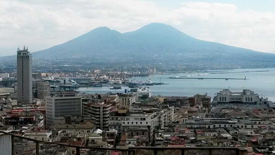 La bufala dei missili Tomahawk sparati dal porto di Napoli dal sottomarino John Warner contro la Siria article-post