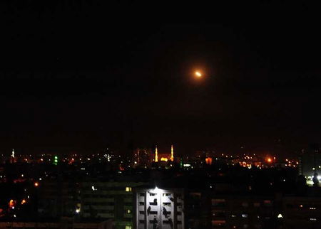 Usa, Gb e Francia bombardano la Siria. Trump: «Missione compiuta». Putin: «È un’aggressione» article-post