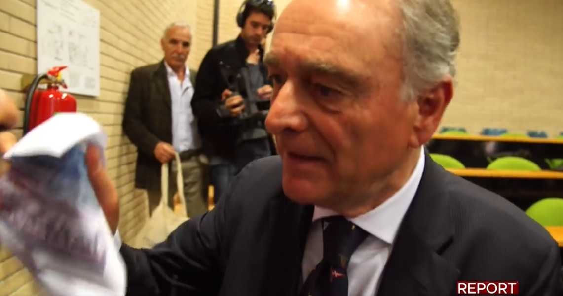 Ostia, il cronista di Report aggredito dal presidente di Federbalneari | VIDEO article-post