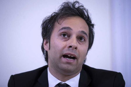 Il deputato M5S Battelli spiega perché ha lasciato gli studi: «A 17 anni una diagnosi sbagliata» article-post