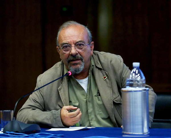 Vauro elogia l’appello di Matteo Salvini contro i bombardamenti in Siria