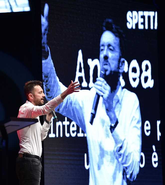 Andrea Scanzi prendeva in giro i «disadattati neuronali» che parlavano dell’impossibile governo tra Di Maio e Salvini article-post