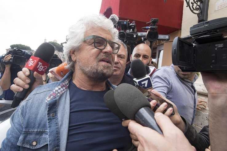 Beppe Grillo invita alla calma e si mostra dubbioso sulla messa in stato d’accusa a Mattarella article-post