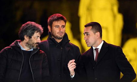 Di Battista sulla colf in nero di Fico: «Dovrebbe intervenire sulla compagna» article-post