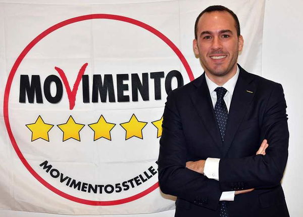 Di Stefano del M5S conferma la messa in stato d’accusa del presidente Mattarella