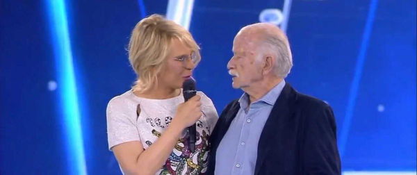 La battuta di Gino Paoli ad Amici sulle ‘molestie’ alla De Filippi fa infuriare il movimento #MeToo