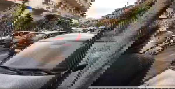 In provincia di Napoli un uomo ha ucciso la madre e si è barricato in casa