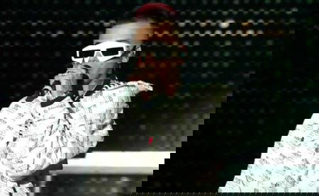 Sfera Ebbasta insiste sulle polemiche del 1° maggio: «Se outfit di Gucci vi rovina la serata, avete un problema» article-post