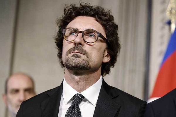 Danilo Toninelli afferma che il M5S vuole creare uno Stato etico, la base teorica del fascismo
