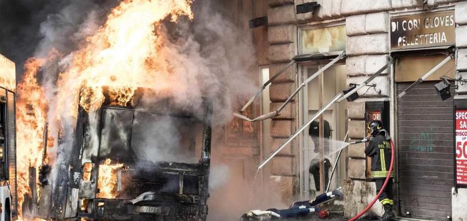 autobus fuoco