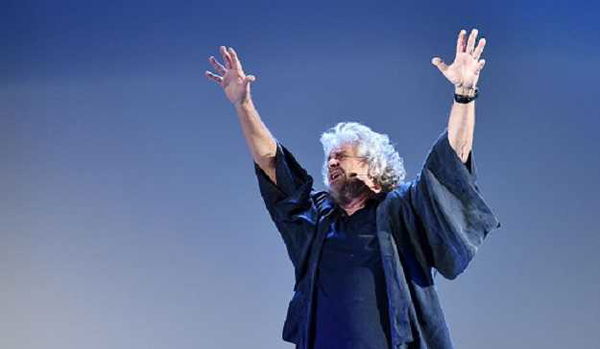 Beppe Grillo denuncia un colpo di stato in Italia contro il M5S e rilancia il referendum sull’euro