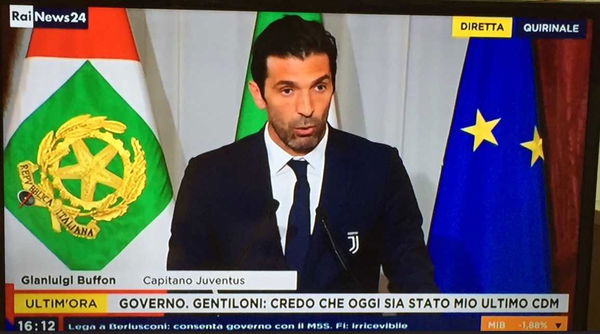 Buffon al Quirinale, le immagini diventano virali