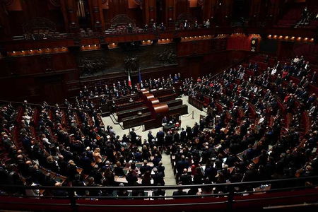 Il Parlamento fermo ma ci è costato già 12 milioni di stipendi e rimborsi article-post