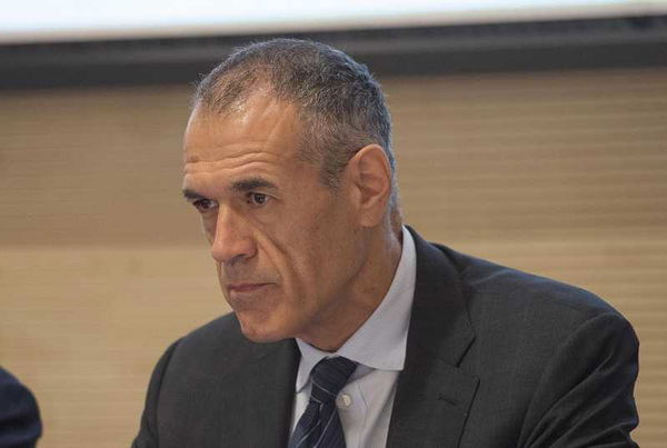 Il nome di Cottarelli rassicura i mercati? Le Borse aprono in positivo, poi spread a quota 200