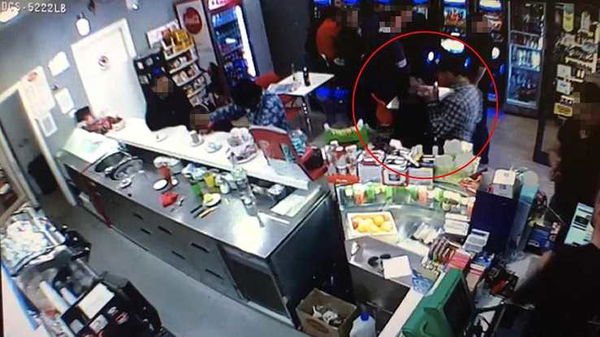 Giorgia Meloni non cita il clan Casamonica, il barista romeno, e la mafia sugli arresti per il raid dei Casamonica