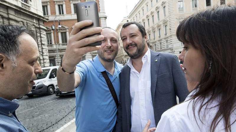 Matteo Salvini buche Roma