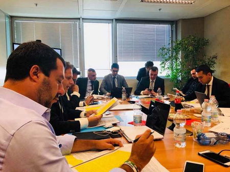 Governo M5S-Lega, prima bozza del contratto. Salvini: «C’è accordo sui punti chiave» article-post