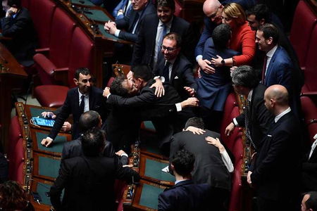 I deputati ‘responsabili’ di M5S e Forza Italia tentati dal governo neutro article-post