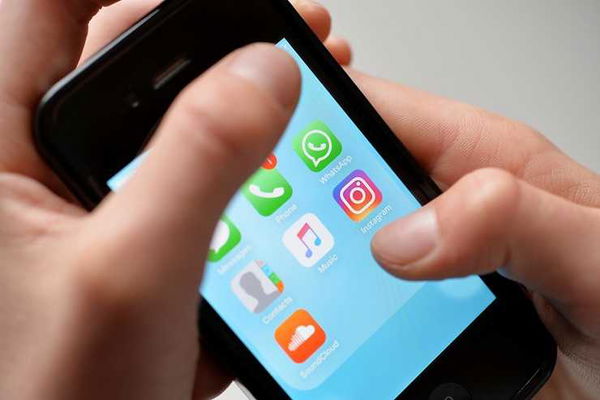 Trento, usavano Instagram per diffamare una 16enne: sei ragazzini indagati