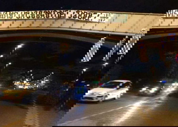 Manichini con la divisa del Napoli impiccati a Mondragone dopo lo scudetto alla Juventus