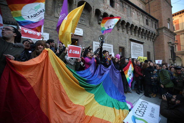Nella giornata internazionale contro l’omofobia si spacca il mondo Lgbt di Bologna