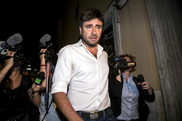 Ora è ufficiale, Di Battista parte per l’America (ma tornerà per il voto anticipato)