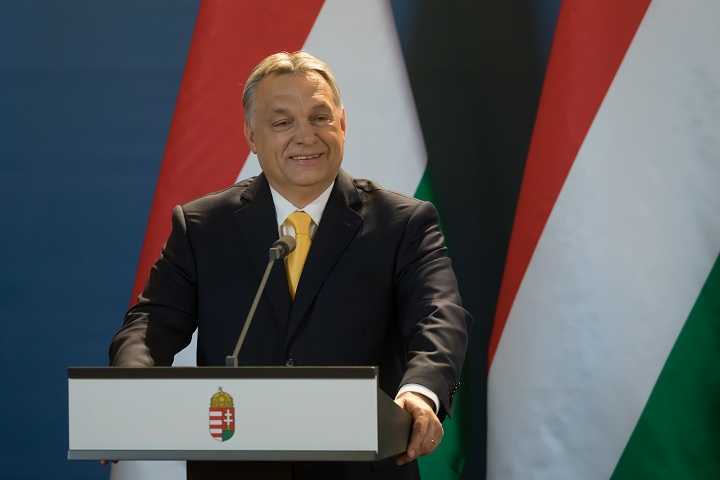 Orban (che tanto piace a Salvini): «Nemmeno un centesimo ai Paesi che accolgono migranti» article-post