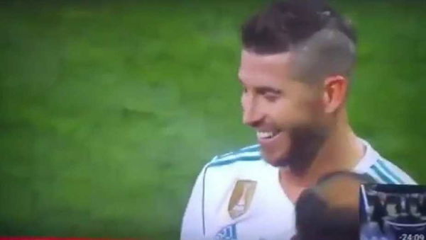 Salah si fa male e Sergio Ramos ride, monta la polemica | VIDEO