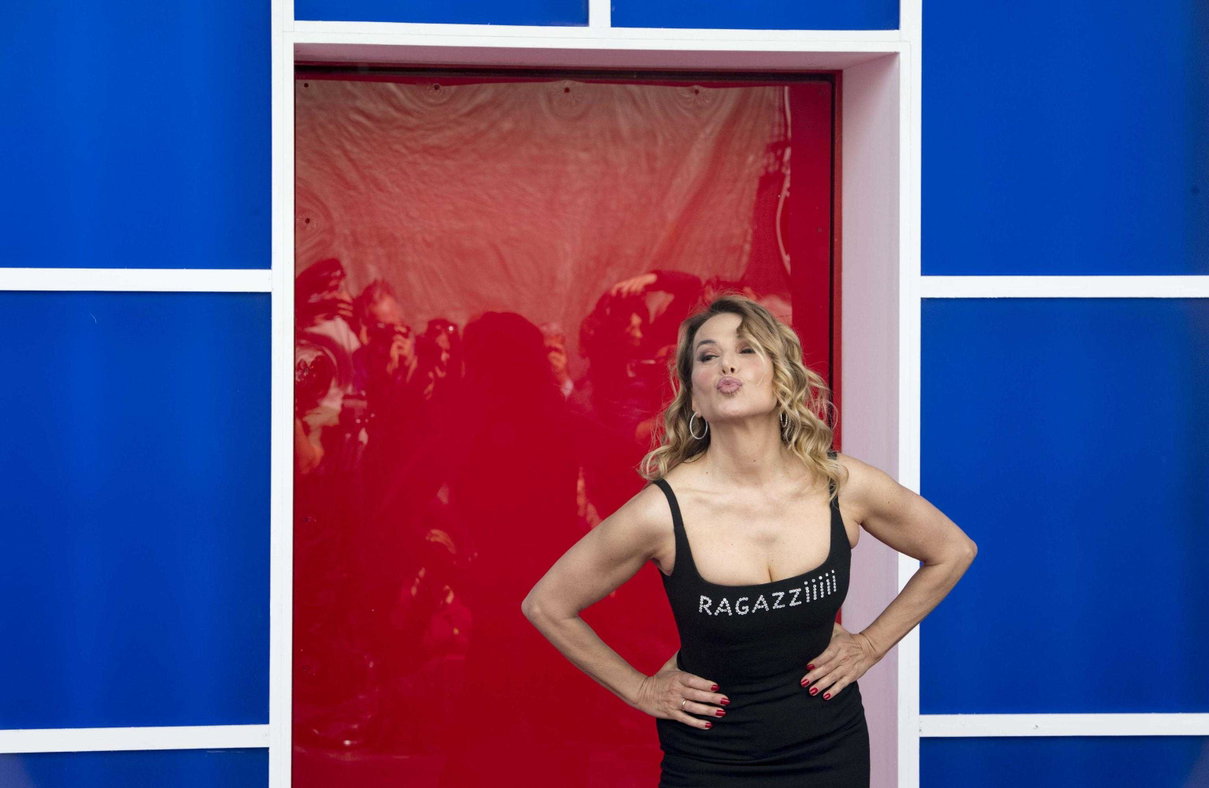 Barbara D’Urso a Cartabianca, marcia indietro della Rai: «Intervista solo rimandata» article-post