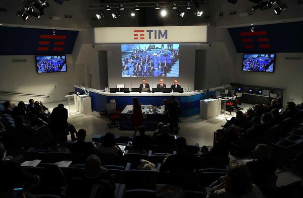 Tim manda in cassa integrazione circa 4 mila persone